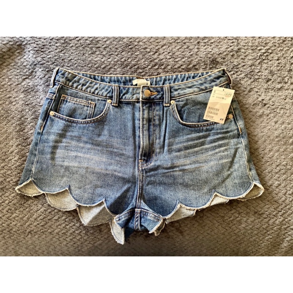 Scalloped Cut Jean Shorts